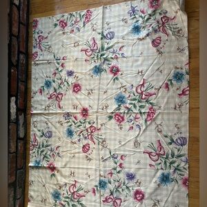 54”x44” Beacon Hill vintage Fiore fabric